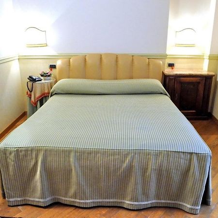 Ristorante Albergo Ca' Vittoria Tigliole Room photo