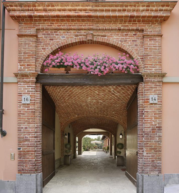 Ristorante Albergo Ca' Vittoria Tigliole Exterior photo