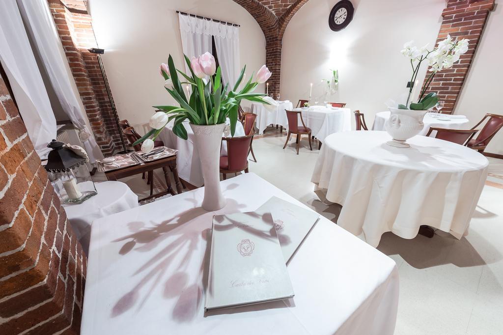 Ristorante Albergo Ca' Vittoria Tigliole Exterior photo