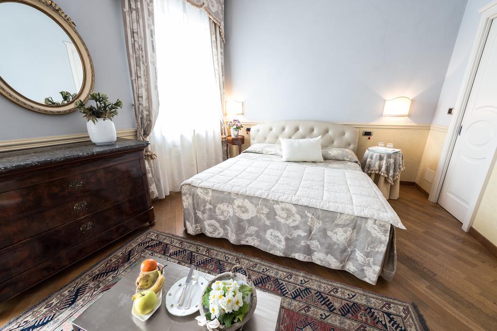 Ristorante Albergo Ca' Vittoria Tigliole Room photo